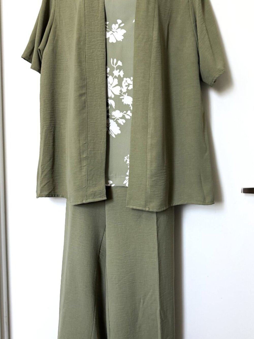 Women's Cardigan Blouse Pants Set of 3 Size XL (56) Green Polyester Short Sleeve